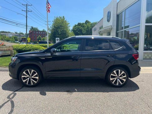 Certified 2024 Volkswagen Taos SE w/ Panoramic Sunroof Package FWD image 1