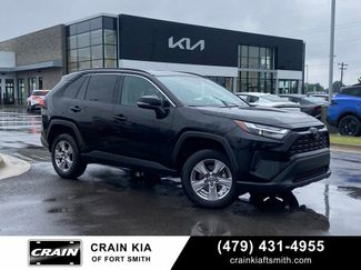 Used 2025 Toyota RAV4 XLE FWD video 1