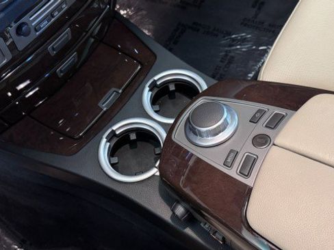 Used 2007 BMW 750Li image 10