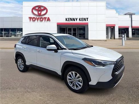 Certified 2023 Toyota Corolla Cross LE w/ Moonroof Package AWD/4WD image 1