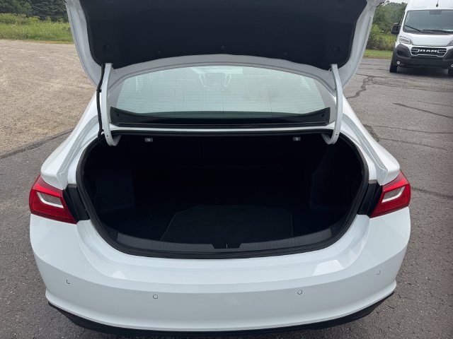 Used 2025 Chevrolet Malibu LT FWD image 17