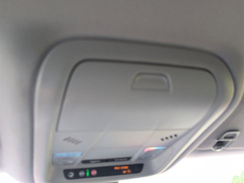 Used 2023 Chevrolet Blazer LT image 28