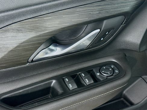 Used 2022 GMC Terrain SLE image 24