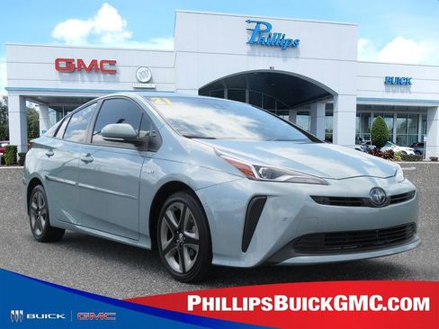 Used 2021 Toyota Prius Limited FWD image 1