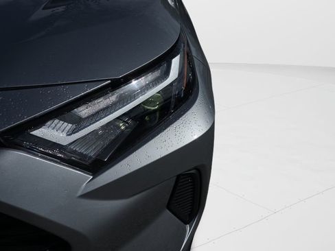 Used 2025 Toyota RAV4 XLE image 9