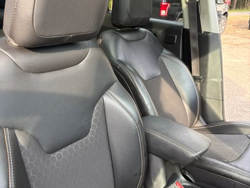 Used 2021 Jeep Compass Latitude w/ Sun and Sound Group AWD/4WD image 31