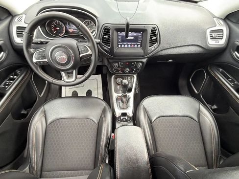 Used 2019 Jeep Compass Latitude AWD/4WD image 31