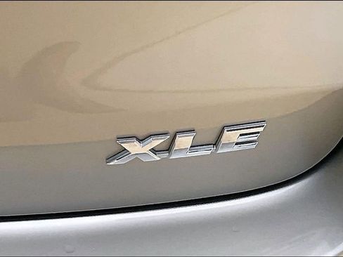 Used 2016 Toyota Highlander XLE FWD image 14