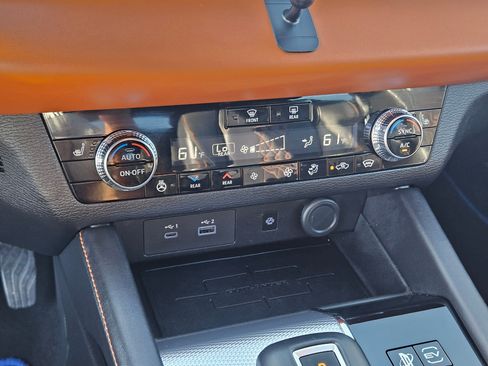 Used 2025 Mitsubishi Outlander SEL AWD/4WD image 53