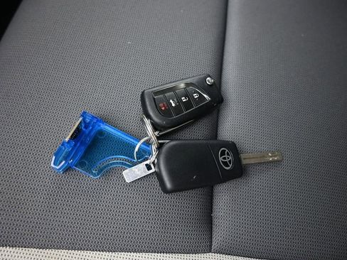 Used 2023 Toyota Corolla LE w/ Carpet Mat Package (TMS) FWD image 51