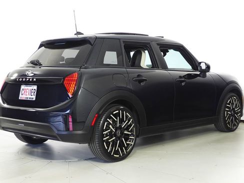 Certified 2025 MINI Cooper 4-Door Hardtop image 7