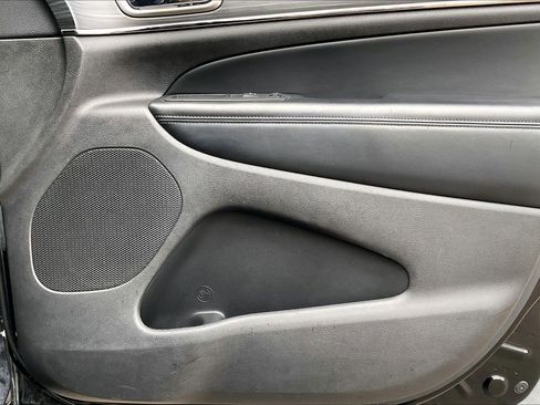 Used 2020 Jeep Grand Cherokee Limited X image 22