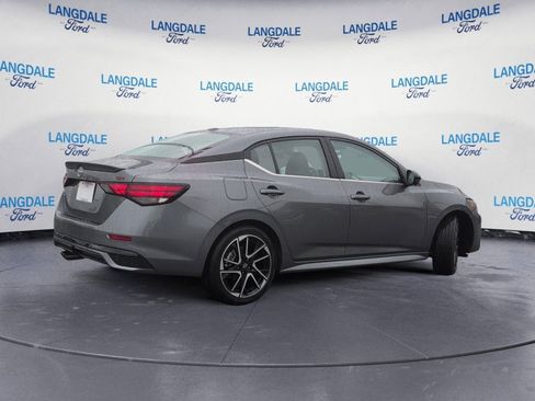 Used 2025 Nissan Sentra SR w/ SR Premium Package FWD image 4