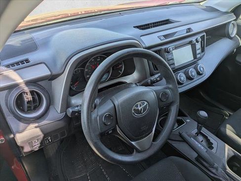 Used 2016 Toyota RAV4 LE image 10