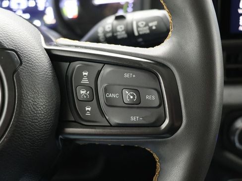 Used 2024 Jeep Wrangler Unlimited w/ Convenience Group image 20