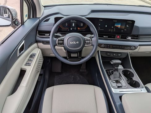New 2026 Kia Carnival EX image 22