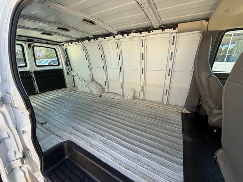 Used 2016 GMC Savana 2500 Extended image 27