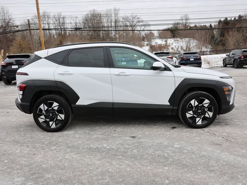 Certified 2025 Hyundai Kona SEL image 8