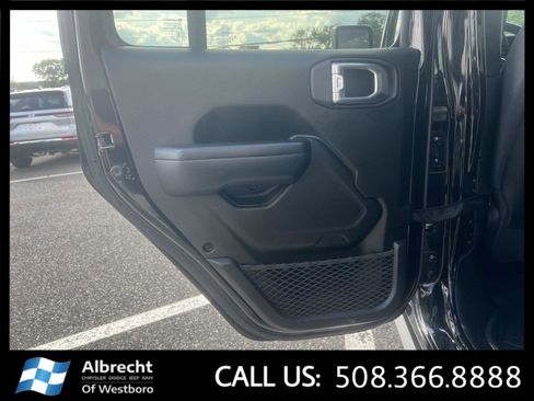 Used 2021 Jeep Gladiator Rubicon w/ Cold Weather Group image 15