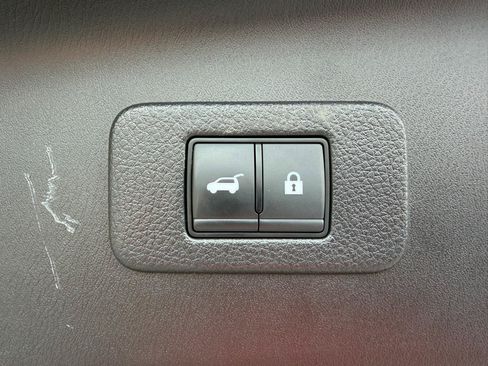 Used 2023 Nissan Armada SL w/ Cargo Package AWD/4WD image 7