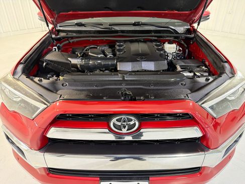 Used 2016 Toyota 4Runner Limited AWD/4WD image 31
