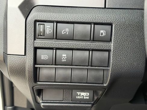 Used 2025 Toyota 4Runner SR5 AWD/4WD image 20