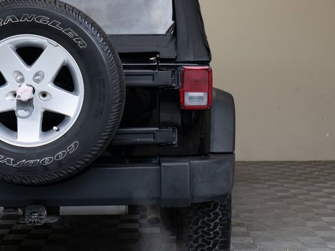 Used 2012 Jeep Wrangler Unlimited Sport image 13