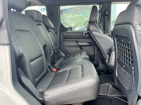 New 2026 Ford Bronco Badlands w/ Sasquatch Package AWD/4WD image 8