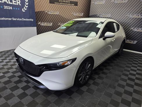 Used 2020 MAZDA MAZDA3 Hatchback FWD image 1