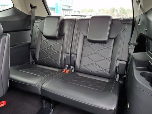 Used 2024 Volkswagen Atlas SE image 10