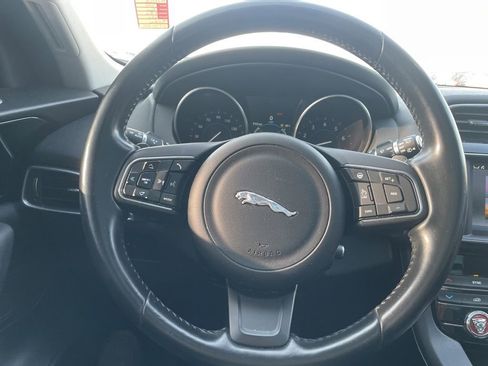 Used 2017 Jaguar F-PACE Prestige image 19