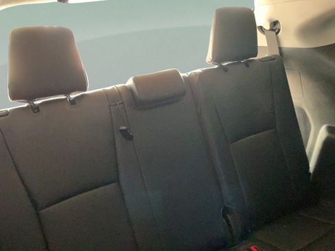 Used 2022 Toyota Highlander Platinum FWD image 33