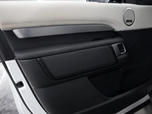 Used 2022 Land Rover Discovery HSE R-Dynamic AWD/4WD image 44