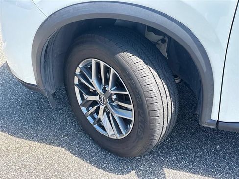 Used 2024 Nissan Rogue S AWD/4WD image 27
