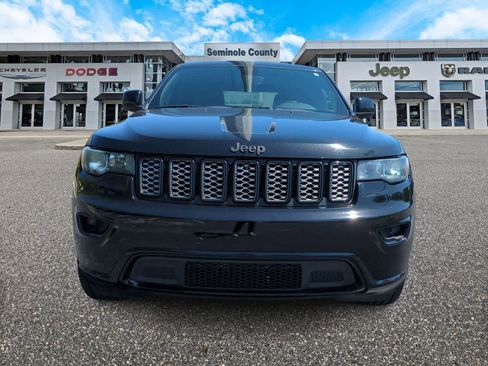 Used 2019 Jeep Grand Cherokee Altitude RWD image 3