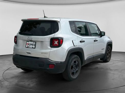 Used 2020 Jeep Renegade Sport w/ UConnect 7.0 Group FWD image 10