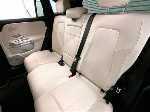 Used 2021 Mercedes-Benz GLA 250 4MATIC image 25