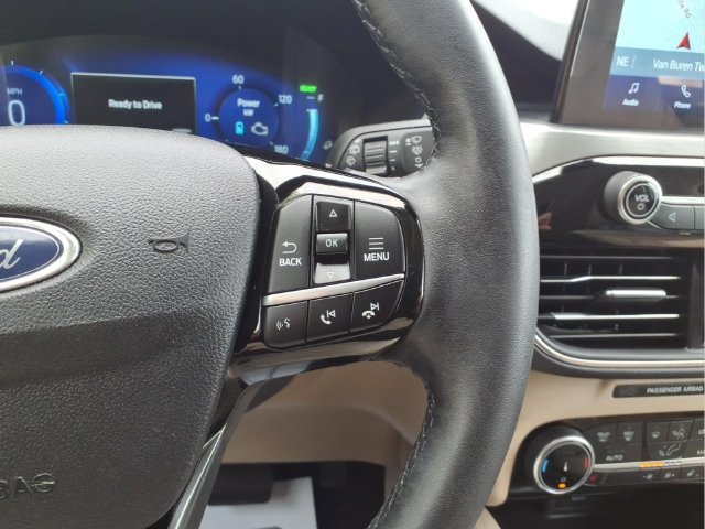 Used 2022 Ford Escape Titanium FWD image 15