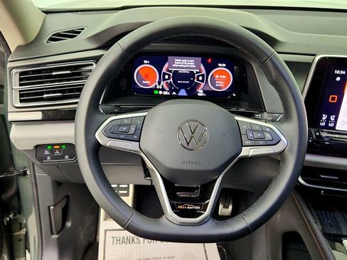 Used 2025 Volkswagen Atlas Peak Edition SE AWD/4WD image 12