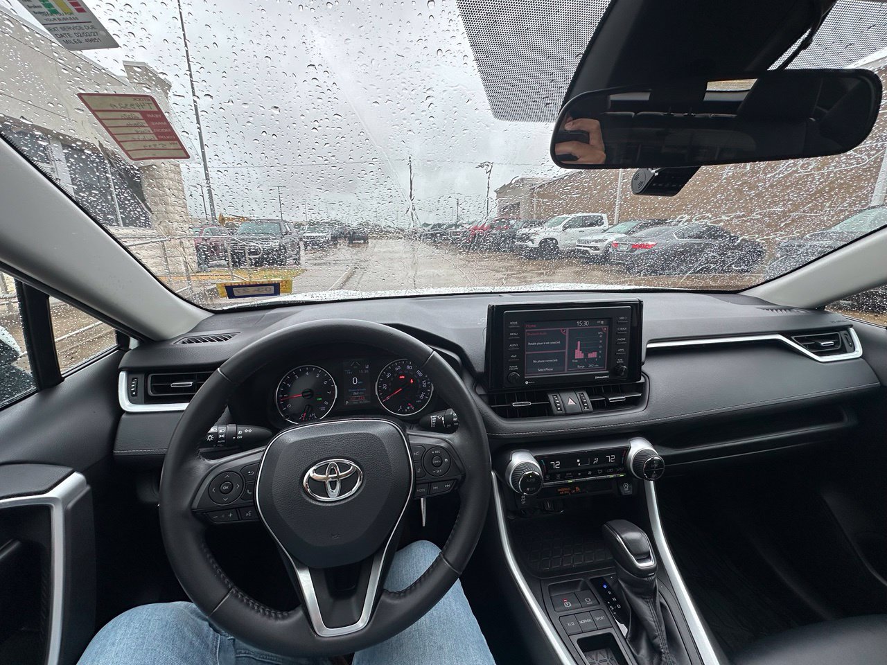 Used 2020 Toyota RAV4 XLE Premium FWD image 14