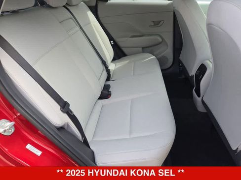 Used 2025 Hyundai Kona SEL AWD/4WD image 19
