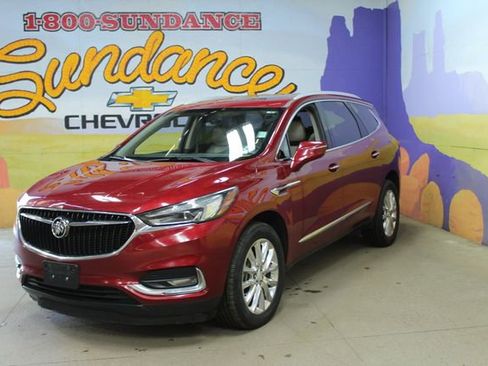 Used 2018 Buick Enclave Essence w/ Experience Buick Package AWD/4WD image 2