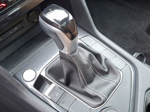 Certified 2024 Volkswagen Tiguan SE R-Line AWD/4WD image 22