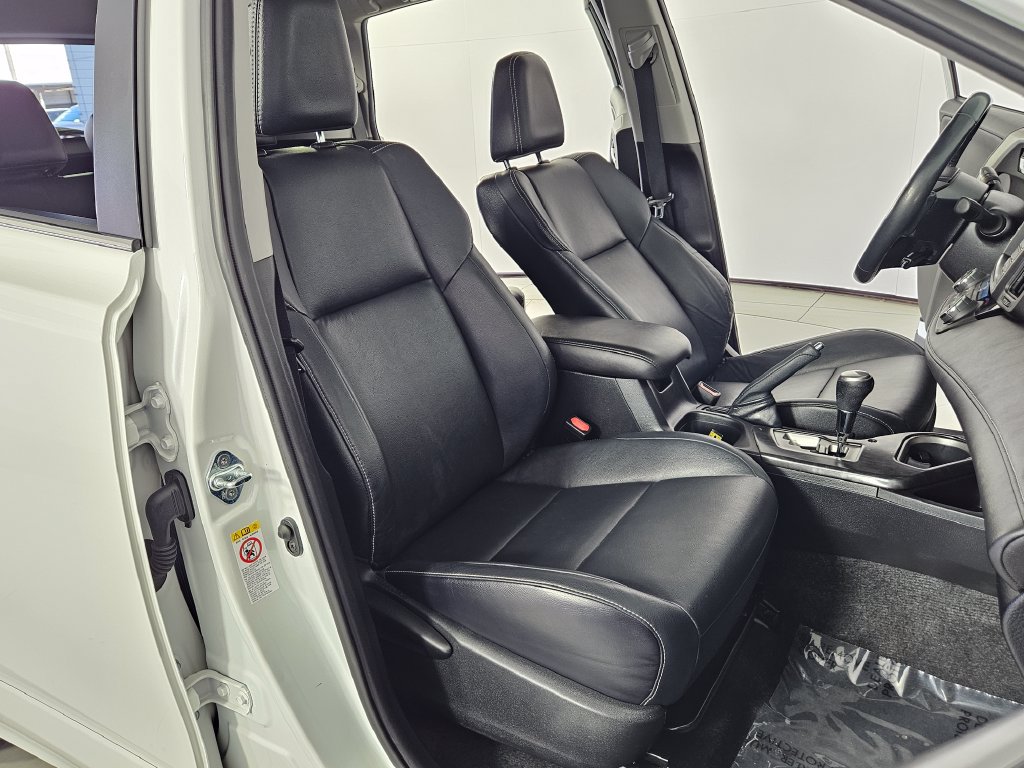 Used 2017 Toyota RAV4 Platinum w/ All Weather Liner Package FWD image 19