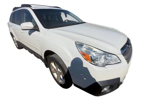 Used 2013 Subaru Outback 2.5i Limited w/ Moonroof Pkg AWD/4WD image 8