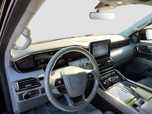 Used 2020 Lincoln Navigator L Reserve image 28