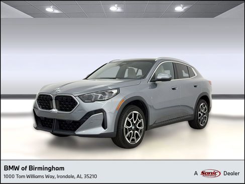 Used 2025 BMW X2 xDrive28i w/ Premium Package AWD/4WD image 1