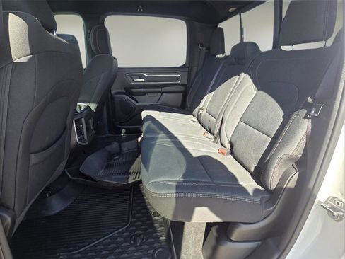 Used 2021 RAM 1500 Big Horn AWD/4WD image 32