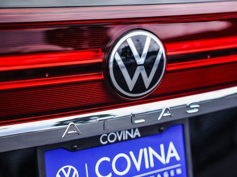 New 2026 Volkswagen Atlas Cross Sport SE image 11