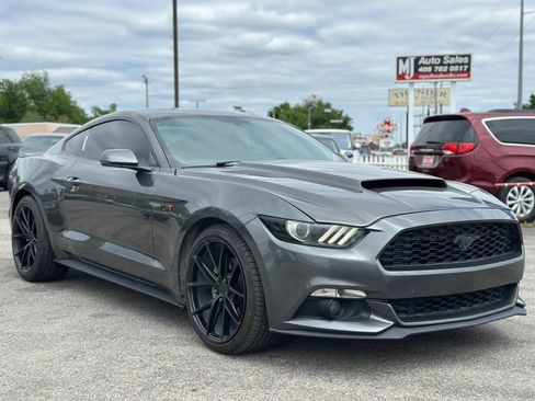 Used 2016 Ford Mustang Premium RWD image 3